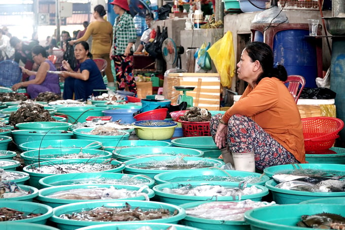 Lạc vào thiên đường hải sản ngay ngoại ô Sài Gòn