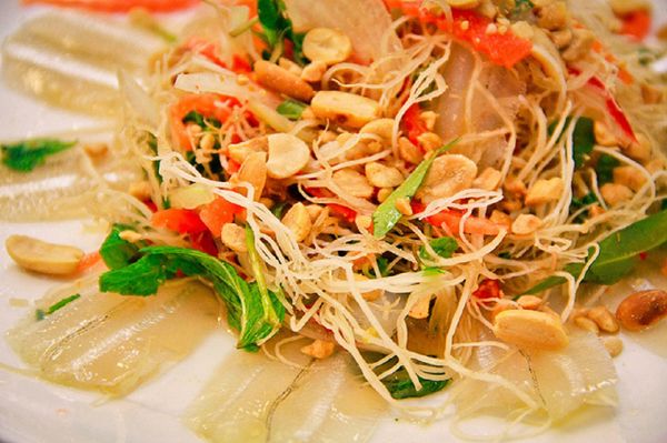 Đặc sắc từ gỏi cá mai Ninh Thuận