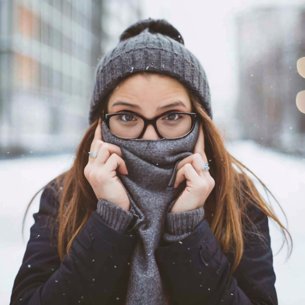 Cách giữ cho kính của bạn không bị mờ trong mùa đông