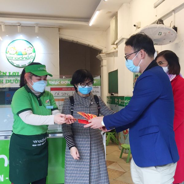 BAN LÃNH ĐẠO VINACHAO ĐI CHÚC TẾT HỆ THỐNG