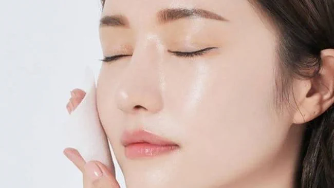 Da dầu nên dùng sữa rửa mặt gì? Gợi ý 3 sản phẩm tốt nhất từ Aprilskin
