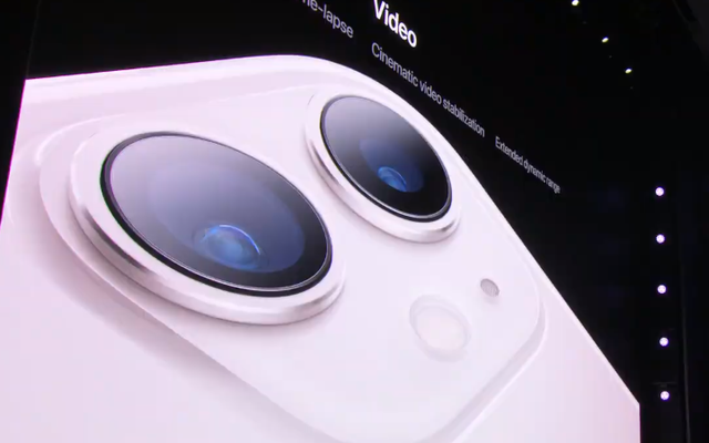 Không cần antifan phải chọc ngoáy, tự Apple biết cách đùa với cụm camera mới trên iPhone 11