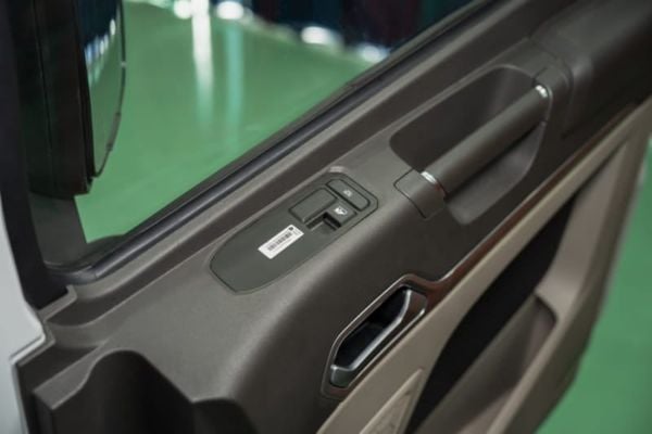 Chi tiết nội thất và tính năng xe đầu kéo Howo Max 6x4 nóc thấp