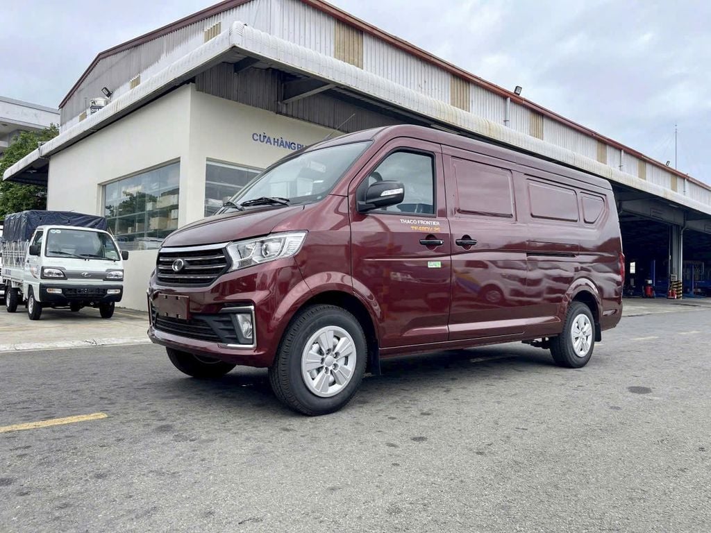 xe tải Van Thaco TF480V 2S màu đỏ