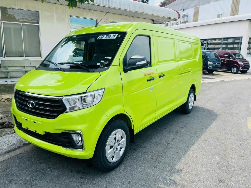 xe tải Van Thaco TF450V 2S xanh lá cây