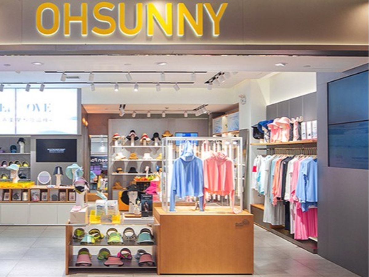 Cửa hang áo khoác chống nắng OhSunny
