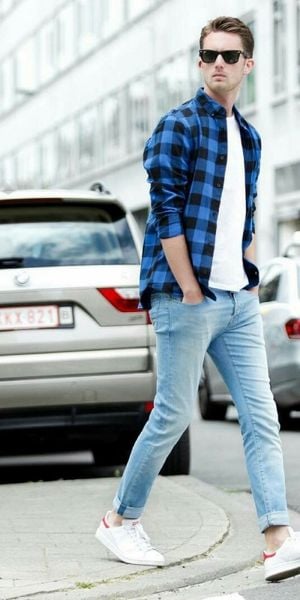 Sự kết hợp giữa áo thun và quần jeans luôn là lựa chọn đúng đắn cho bất kỳ hoàn cảnh nào. Và để tạo nên vẻ ngoài thật hoàn hảo, phối đồ áo thun nam là điều mà các chàng trai không thể bỏ qua. Với nhiều cách phối đồ độc đáo, hãy cùng xem hình ảnh để tìm ra cho mình phong cách ưa thích nhất.