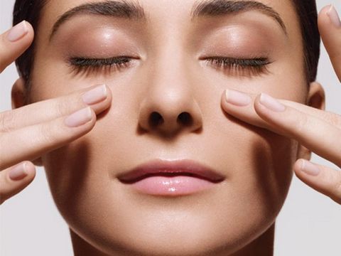 Cách dưỡng da vùng mắt chống lão hóa, mờ nếp nhăn