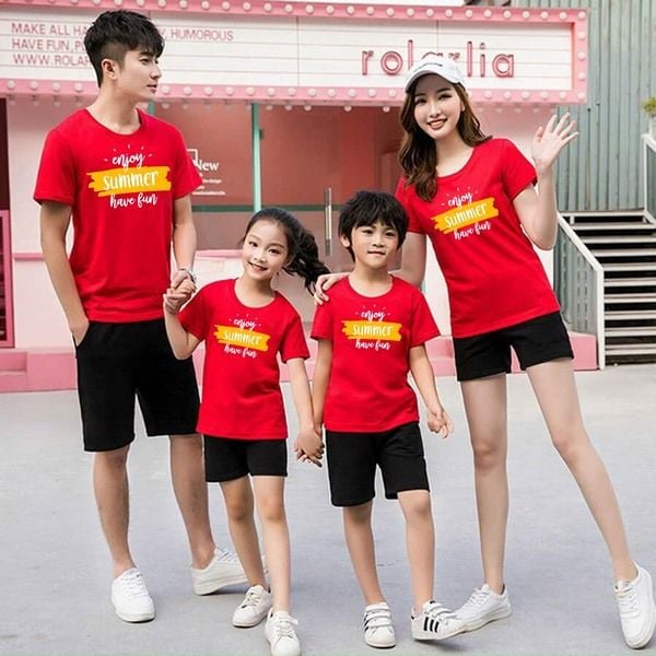 Mãn nhãn với các mẫu áo gia đình đi biển đẹp nhất