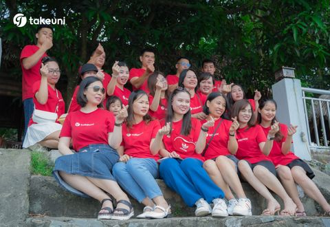 Team building Đồng Phục TakeUni 2022 -  Mùa hè rực lửa, Thắp đỏ niềm tin