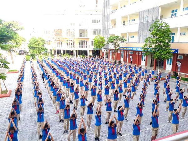 Đồng phục học sinh trường Nguyễn Du