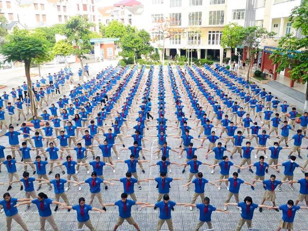 Đồng phục học sinh trường Nguyễn Du