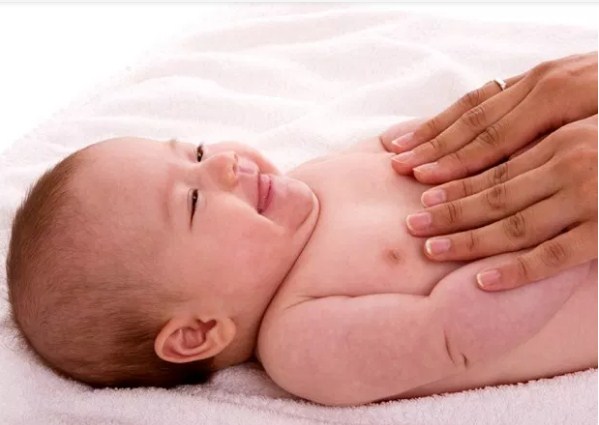 Massage cho bé khỏe mạnh