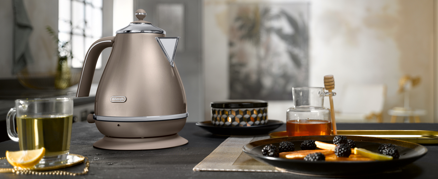 Ấm đun nước siêu tốc Delonghi