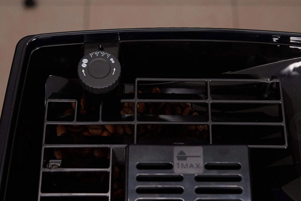 Máy xay Burr trong máy pha cà phê mini delonghi magnifica start ecam 22060b