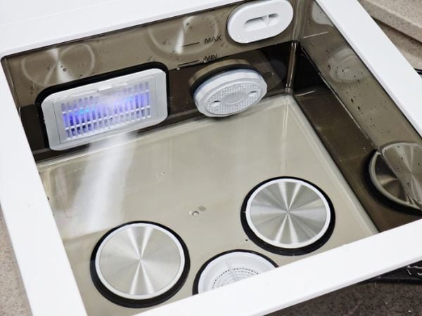 máy rửa khử khuẩn thực phẩm Hurom UC B01FWH