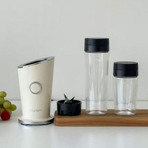 Máy xay sinh tố đá Hurom mini blender red và các phụ kiện đi kèm