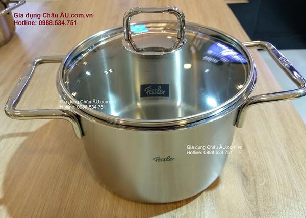 Cận cảnh chi tiết 1 chiếc nồi Fissler Hamburg sản xuất tại Đức