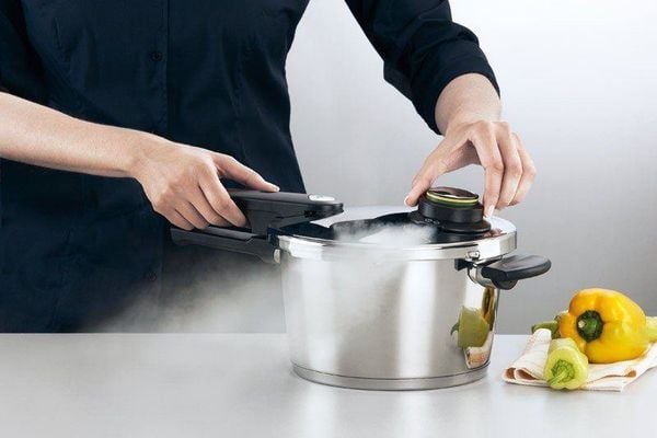 Xả áp chậm với Nồi áp suất Fissler Vitavit Premium 4.5L - 22cm