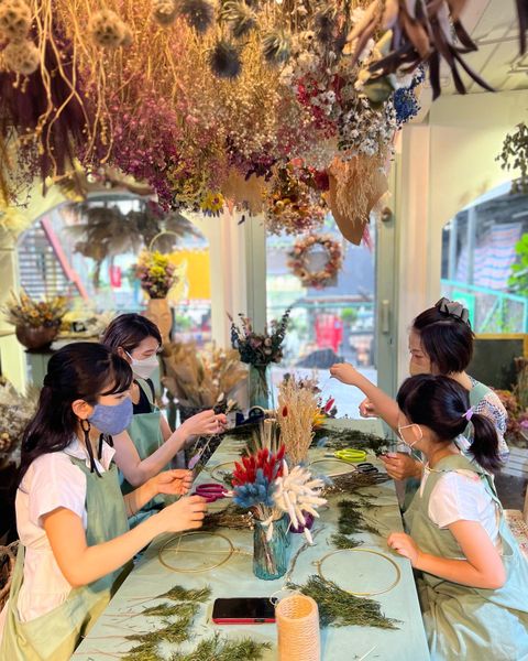 DRIED FLOWER WORKSHOP IN THAO DIEN