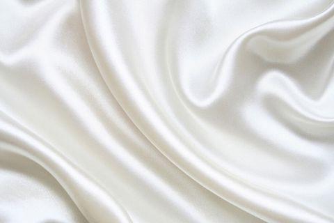 Vải phi lụa là gì? Đặc điểm, phân biệt các loại vải phi lụa