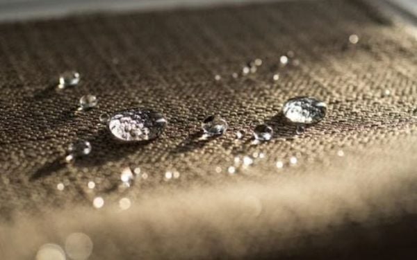 Top 7 Vải Chống Thấm Tốt Nhất Cho Túi Đi Học Mùa Mưa