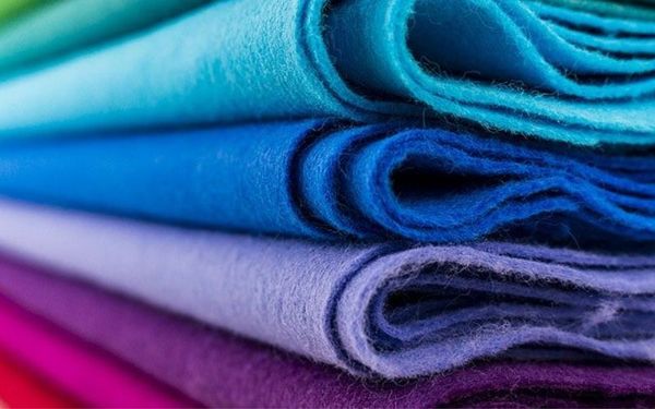 polyester-thuong-pu-can-bang-gia-va-chat-luong