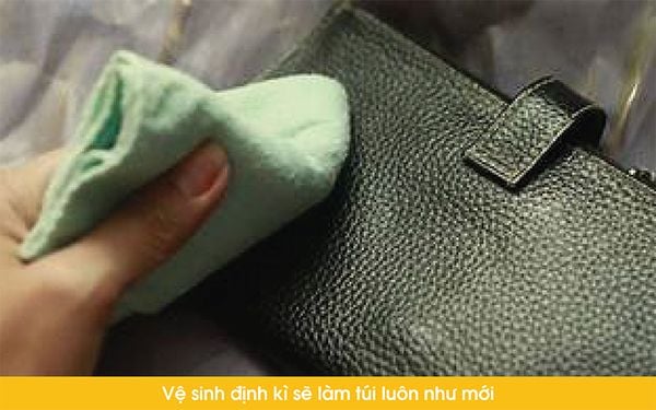 cách để túi đeo chéo Natoli luôn như mới