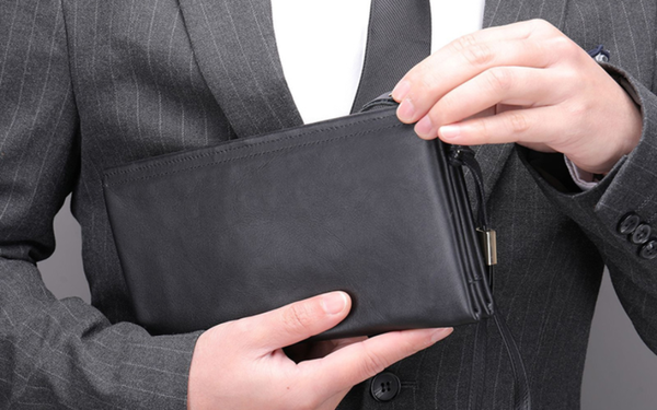 cầm phía trước