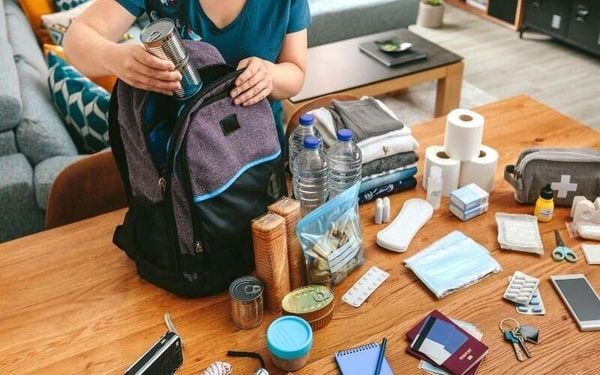 không gian chật hẹp của balo