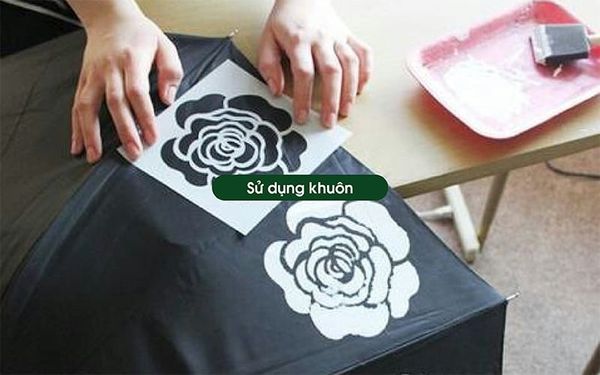 khuôn nhuộm màu balo