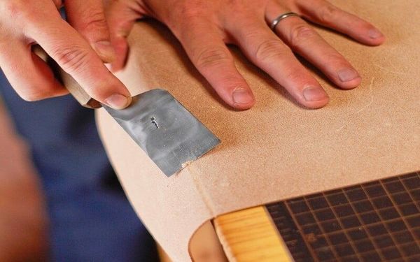 Làm Nhẵn Cạnh Da