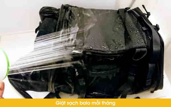làm sạch sâu balo tập gym