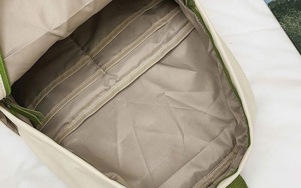 lót bên trong balo đeo chéo