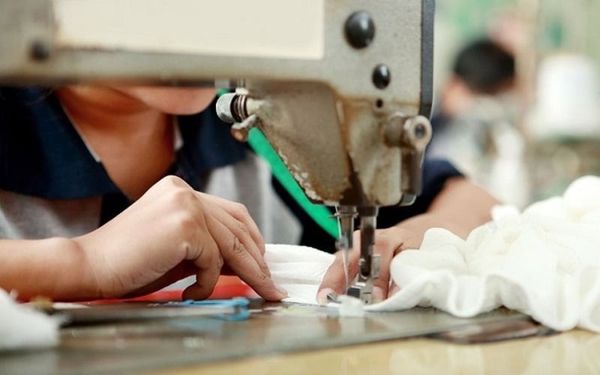 may mẫu balo dây rút