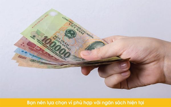 Natoli có nhiều ví đựng thẻ các với mức ngân sách khác nhau