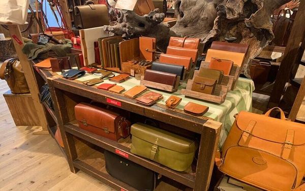 nguyên tắc bài trí kệ trưng bày ví