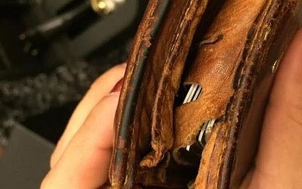 Quy Trình Sửa Chữa Ví Chuyên Nghiệp