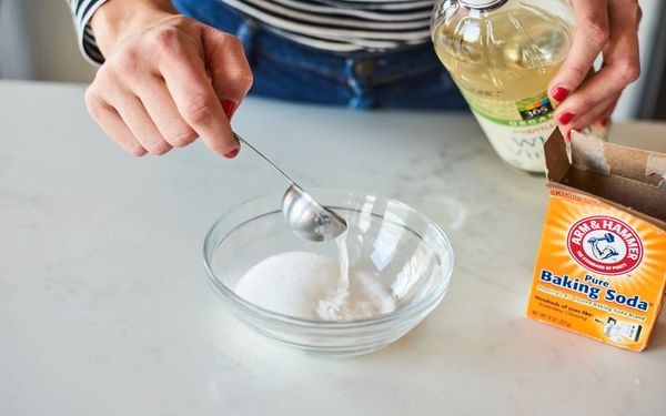 Rắc baking soda