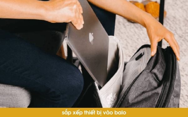 sắp xếp thiết bị trong balo 13 inch