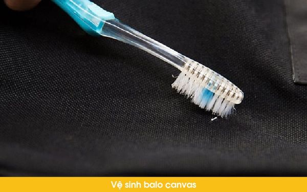 vệ sinh balo canvas