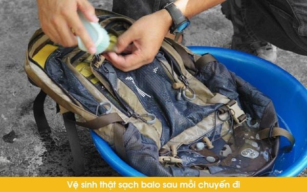 vệ sinh balo đi phượt sau mỗi chuyến đi