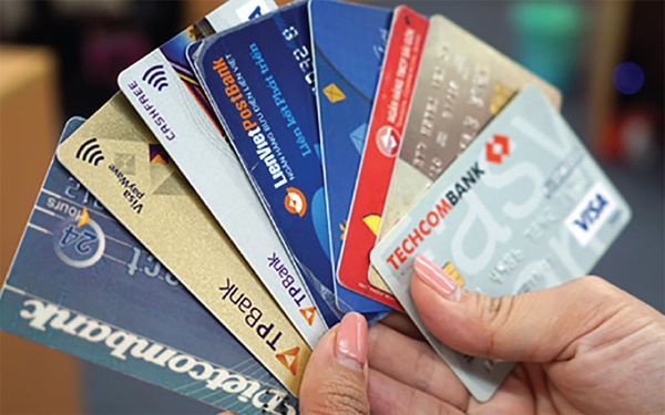 Ví đựng điện thoại cho người cần nhiều ngăn đựng thẻ và giấy tờ