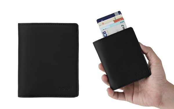 ví đựng tiền và điện thoại