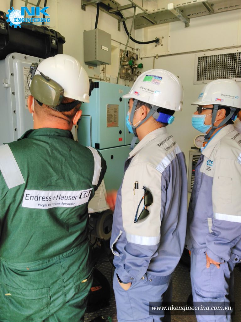 NK-Engineering-performed-maintenance-work-for-the-gas-component-analyzer-at-Ca-Mau-Gas-Processing-Plant (4)