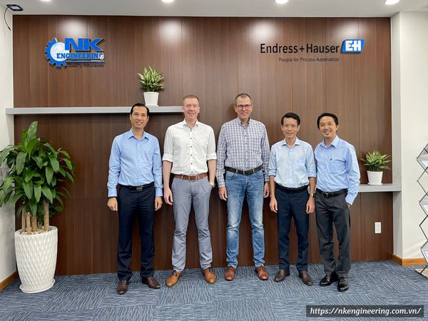 Endress+Hauser Thụy Sĩ thăm NK Engineering (2)