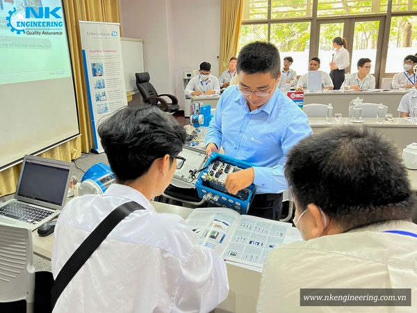 NK-Engineering-held-a-seminar-Endress-Hauser-measuring-device-for-Ton-Duc-Thang-University-10
