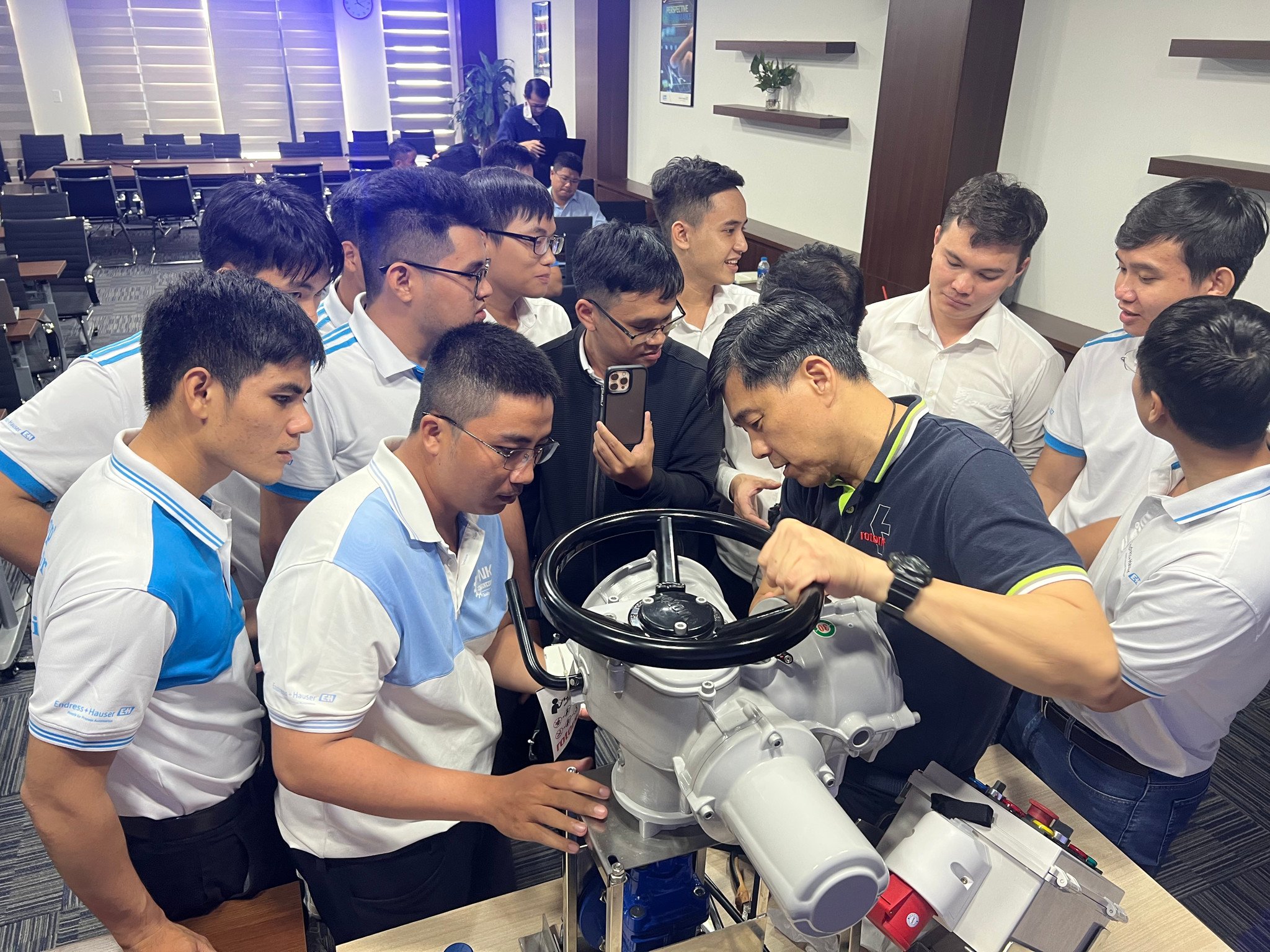 NK Engineering attended a 3-day training course on Rotork actuators