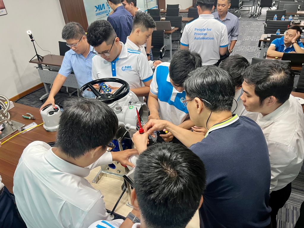 Kỹ sư NK Engineering training Rotork