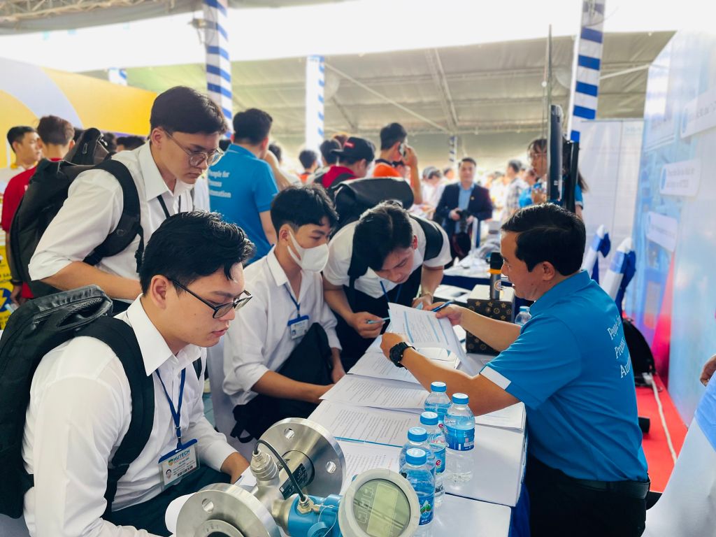 NK Engineering tại Hutech Techshow